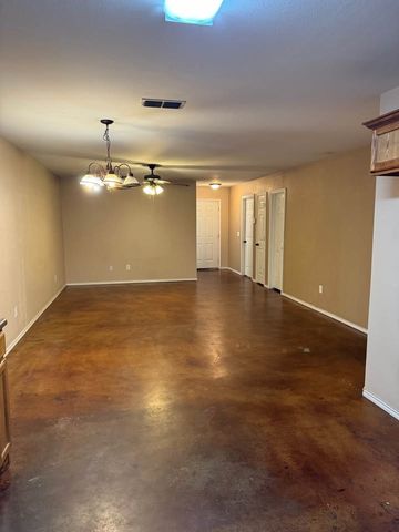 160 Bell Street, Blossom, TX 75416