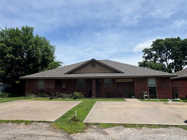 160 Bell Street, Blossom, TX 75416