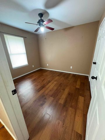 160 Bell Street, Blossom, TX 75416