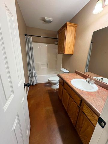 160 Bell Street, Blossom, TX 75416