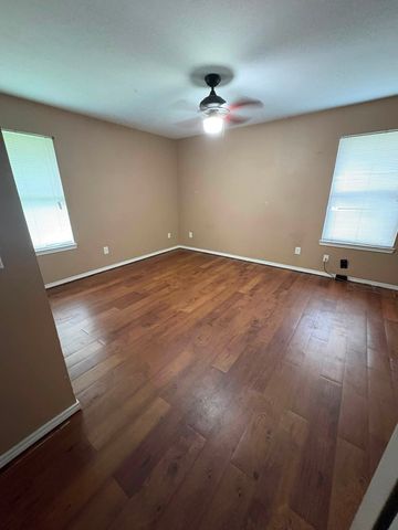 160 Bell Street, Blossom, TX 75416