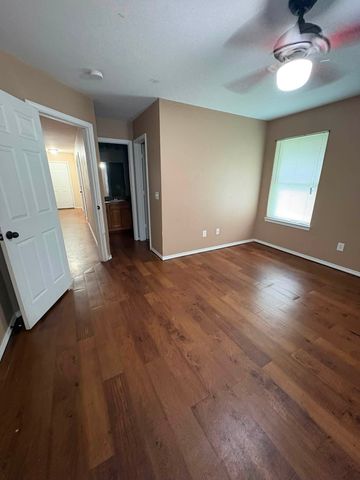 160 Bell Street, Blossom, TX 75416
