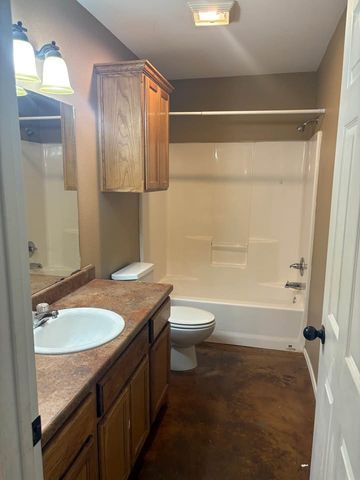 160 Bell Street, Blossom, TX 75416