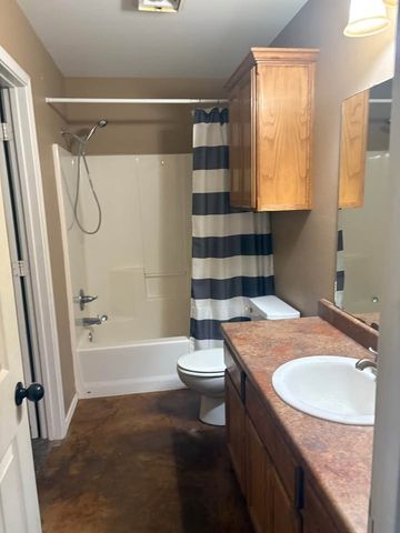 160 Bell Street, Blossom, TX 75416