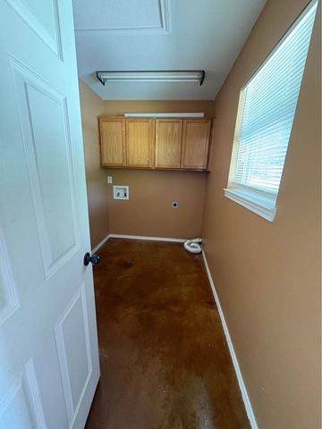 160 Bell Street, Blossom, TX 75416
