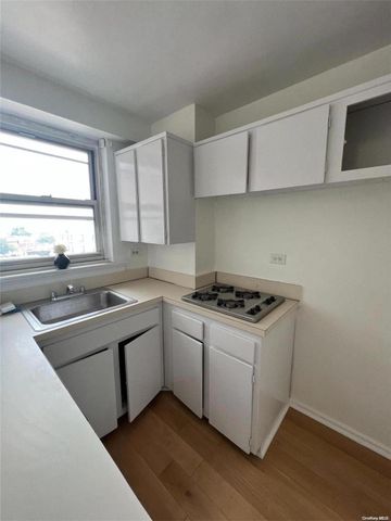 89-00 170th Street 7D, Jamaica, NY 11432