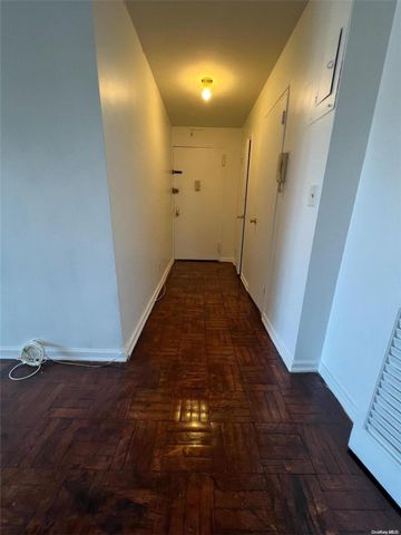 89-00 170th Street 7D, Jamaica, NY 11432