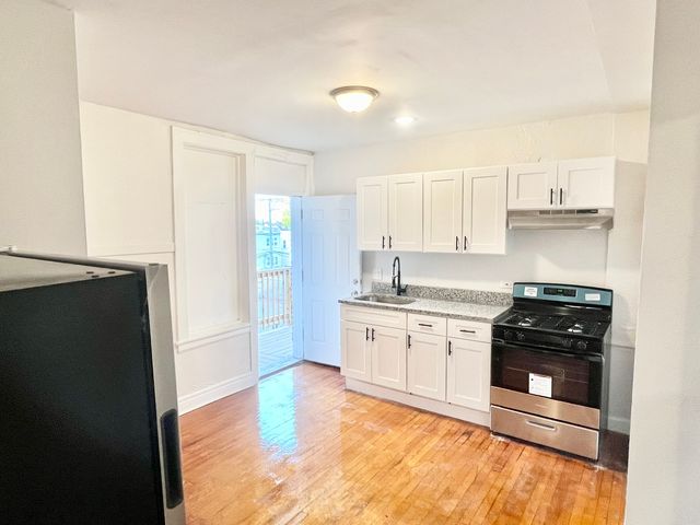 4058 W Crystal Street 2, Chicago, IL 60651