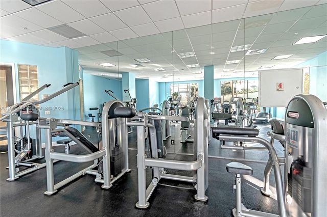 4001 S Ocean Dr 15B, Hollywood, FL 33019