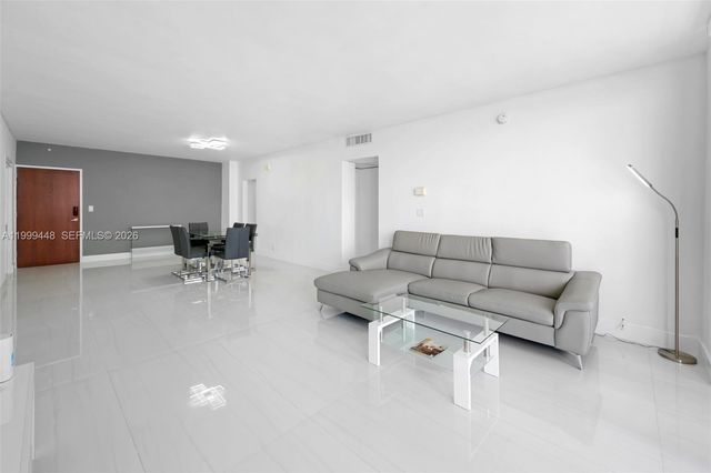 4001 S Ocean Dr 15B, Hollywood, FL 33019