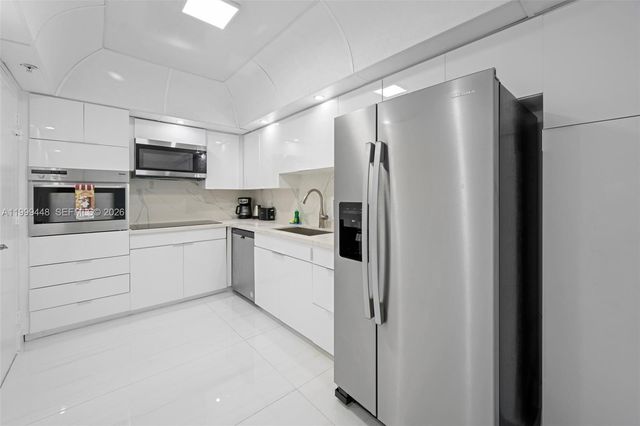 4001 S Ocean Dr 15B, Hollywood, FL 33019