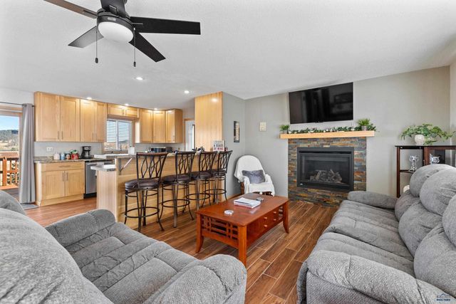 1710 MEADOWLARK DR, Sturgis, SD 57785