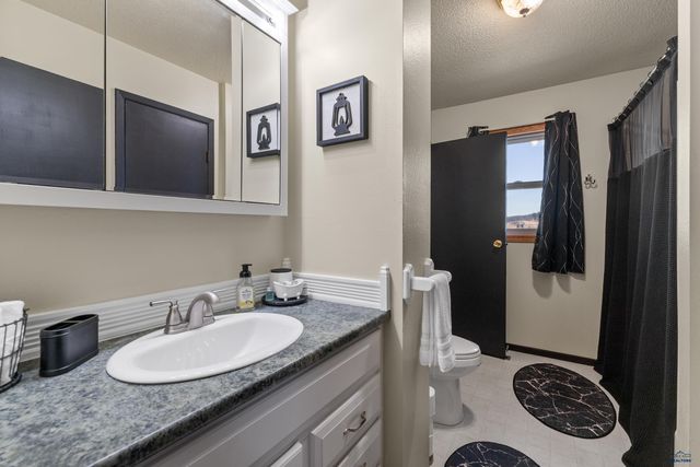 1710 MEADOWLARK DR, Sturgis, SD 57785