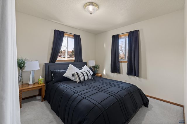 1710 MEADOWLARK DR, Sturgis, SD 57785