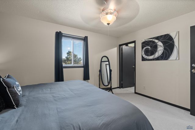 1710 MEADOWLARK DR, Sturgis, SD 57785