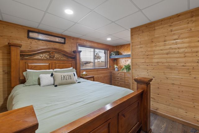 1710 MEADOWLARK DR, Sturgis, SD 57785