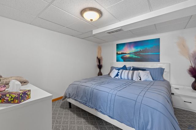 1710 MEADOWLARK DR, Sturgis, SD 57785