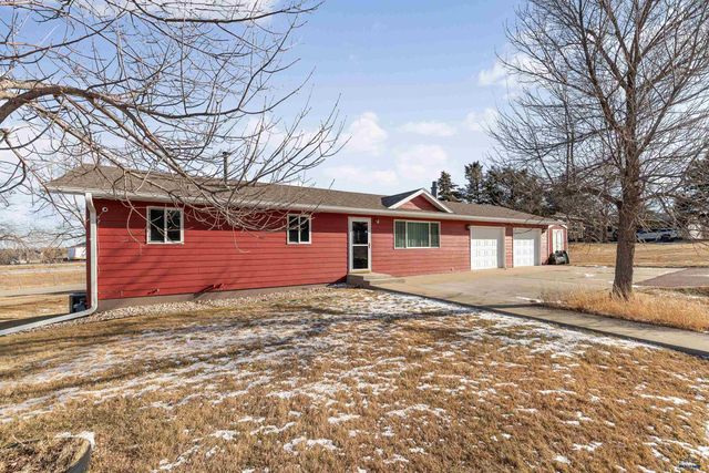 1710 MEADOWLARK DR, Sturgis, SD 57785