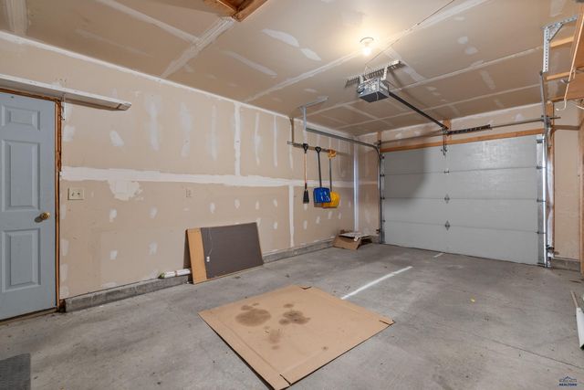 1710 MEADOWLARK DR, Sturgis, SD 57785