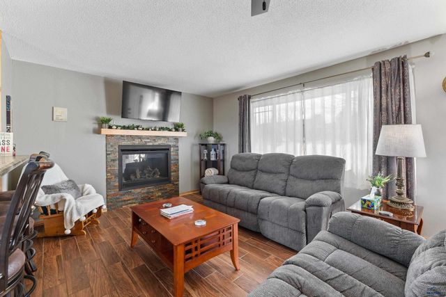 1710 MEADOWLARK DR, Sturgis, SD 57785