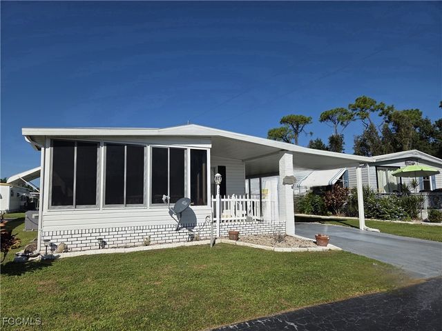 836 Peaceful DR, North Fort Myers, FL 33917