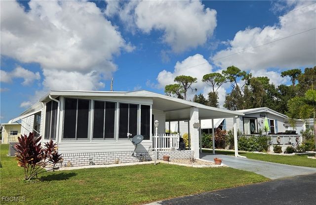 836 Peaceful DR, North Fort Myers, FL 33917