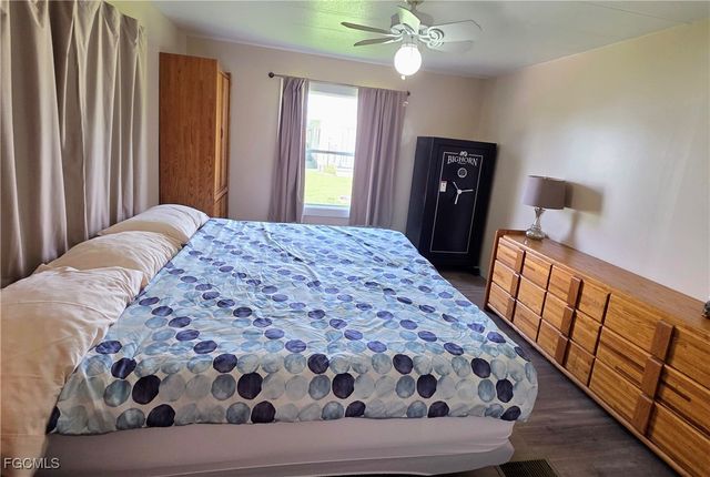 836 Peaceful DR, North Fort Myers, FL 33917