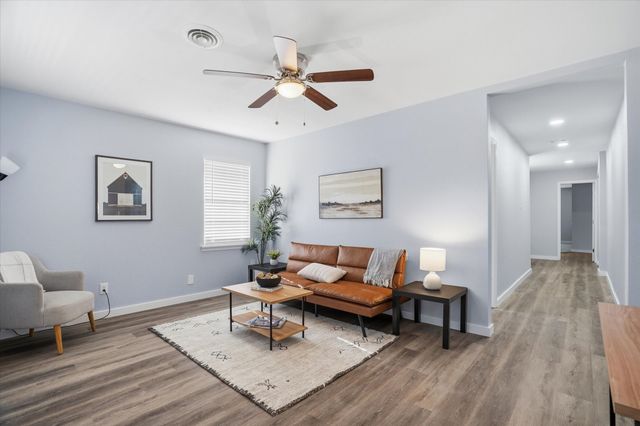 604 E 5th Street, Weatherford, TX 76086