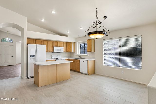11219 W VERNON Avenue, Avondale, AZ 85392