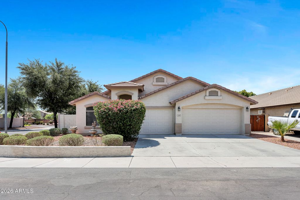 11219 W VERNON Avenue, Avondale, AZ 85392