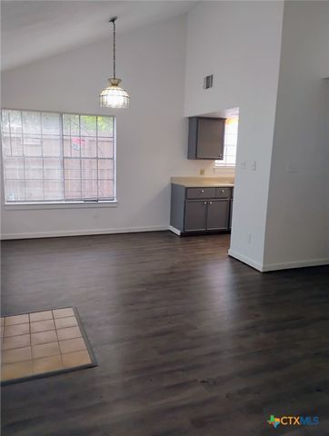 209 Orchard Street, San Marcos, TX 78666