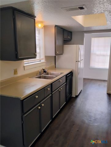 209 Orchard Street, San Marcos, TX 78666