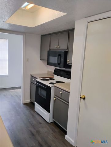 209 Orchard Street, San Marcos, TX 78666