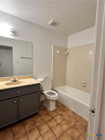 209 Orchard Street, San Marcos, TX 78666