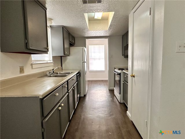 209 Orchard Street, San Marcos, TX 78666