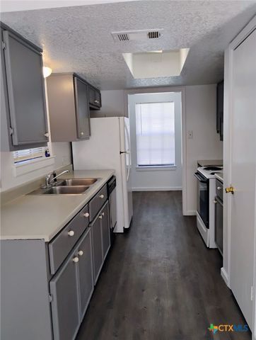 209 Orchard Street, San Marcos, TX 78666
