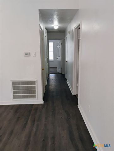 209 Orchard Street, San Marcos, TX 78666