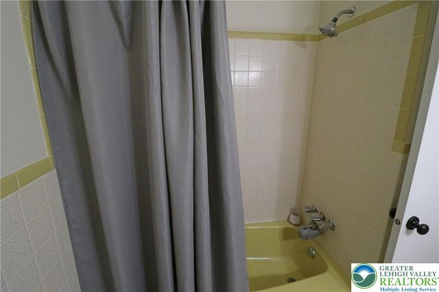 3045 Olivia Circle, Salisbury Twp, PA 18103