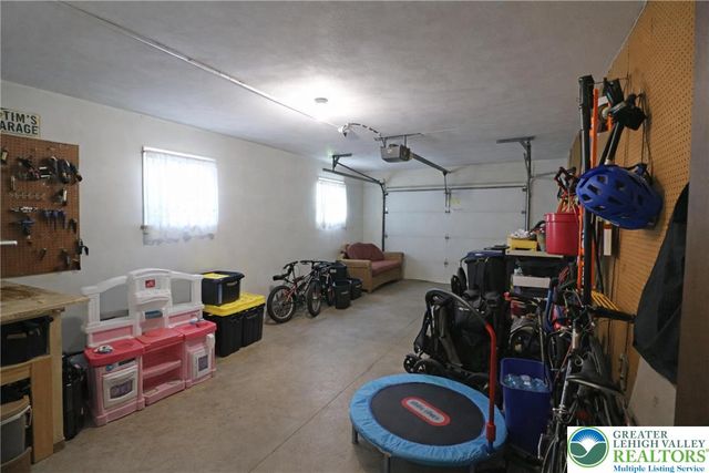 3045 Olivia Circle, Salisbury Twp, PA 18103