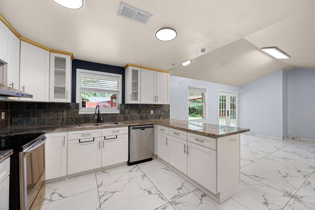 5718 Greencraig Drive, Houston, TX 77035