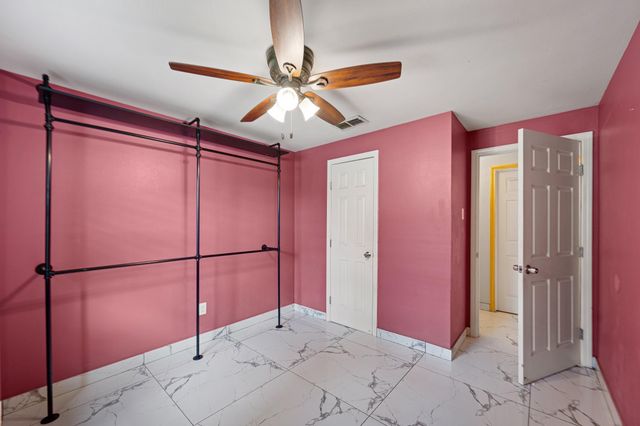 5718 Greencraig Drive, Houston, TX 77035