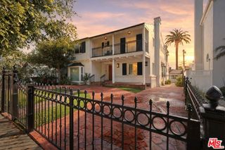 1170 S Beverwil Drive, Los Angeles, CA 90035