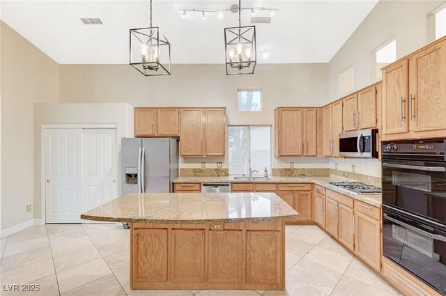 2011 Summerside Court, Henderson, NV 89012