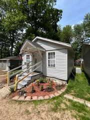 66476 Oak Street, Keeler Twp, MI 49047