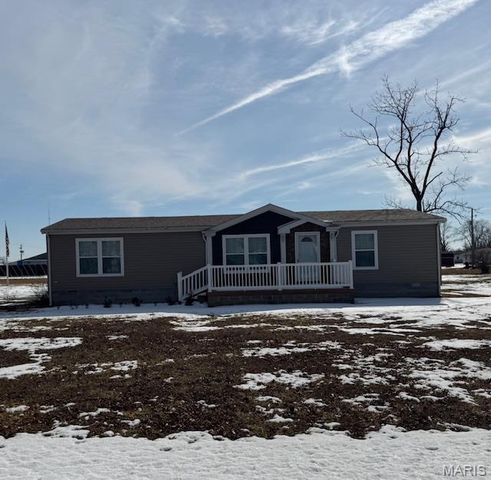 407 E Fayette Avenue, Patoka, IL 62875