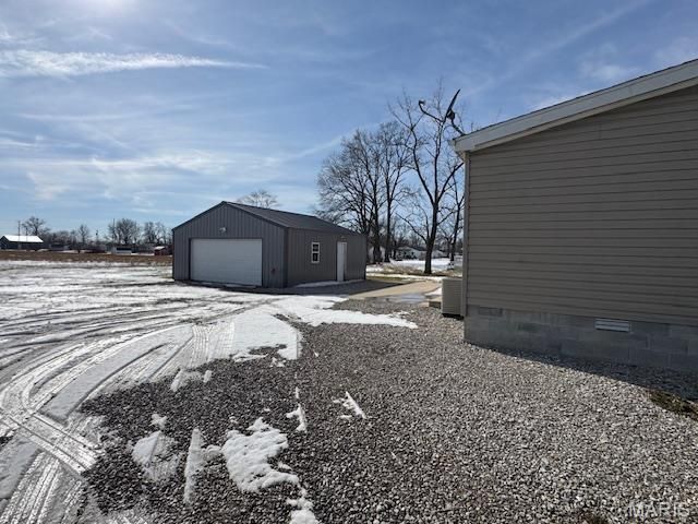 407 E Fayette Avenue, Patoka, IL 62875