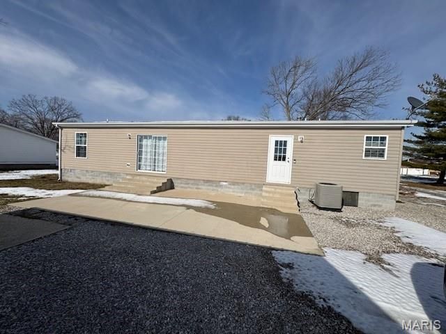 407 E Fayette Avenue, Patoka, IL 62875