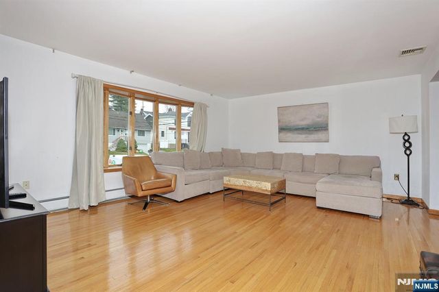 140 Prospect Street, Hasbrouck Heights, NJ 07604