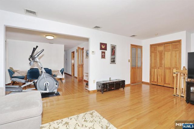 140 Prospect Street, Hasbrouck Heights, NJ 07604