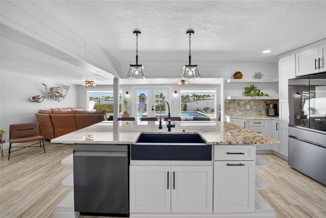 6404 LAKE SUNRISE DRIVE, Apollo Beach, FL 33572